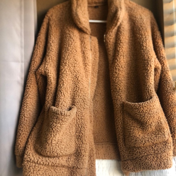 Brown fluffy jacket - Picture 2 of 5